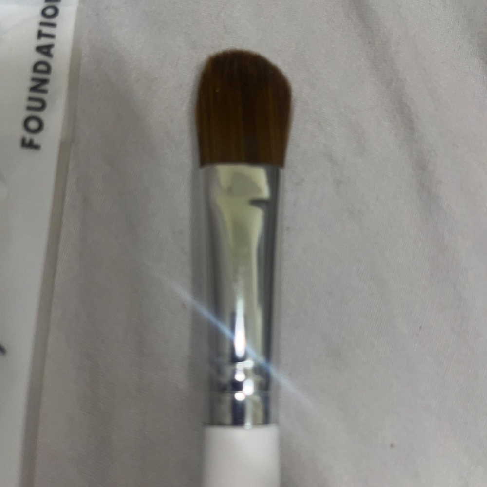 Foundation brush - Picture 3 of 3